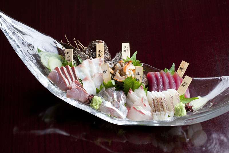良質な旬の野菜を用いた天ぷら・刺身を八王子にてご提供します
